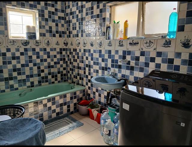 2 bed property to rent in GROSVENOR